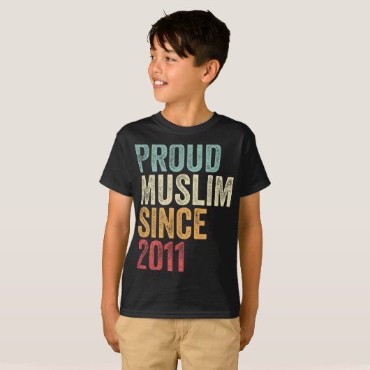 Proud Muslim Since 2011 Embracing Islamic Faith Ne T-Shirt (Vorne ganz)