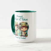 Proud Mutter von Twins Boys Dinosaur Kostüme Grün Tasse (Vorderseite Links)