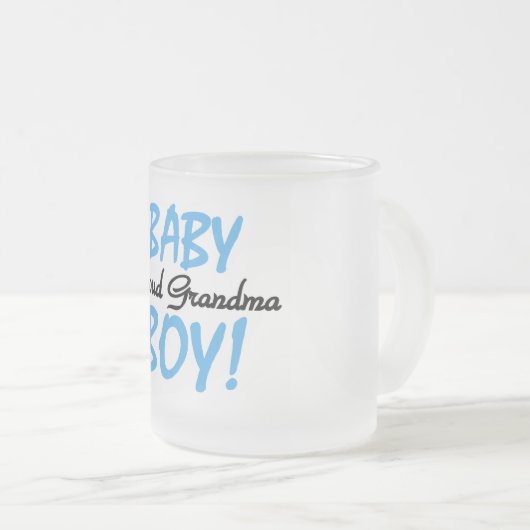 Proud Oma Baby Boy T Shirts und Geschenke Mattglastasse (VorderseiteRechts)