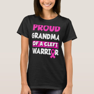 Proud Oma eines linken Kriegers Lip & Palat T-Shirt