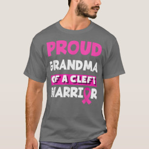 Proud Oma eines linken Kriegers Lip & Palat T-Shirt