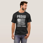 Proud Orthopedic Surgeon Profession American Flag T-Shirt (Vorne ganz)