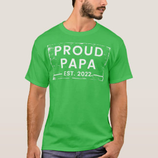 Proud Papa EST 2022 Vintages gestörtes Design für T-Shirt