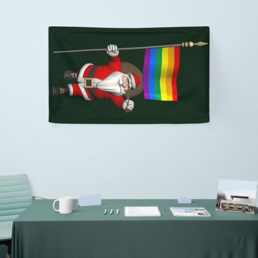 Proud Santa Claus mit Regenbogenflagge Banner (Messeveranstaltung)