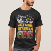 Proud Vater im Gesetz Vietnam Veteran erhoben von  T-Shirt (Vorderseite)