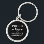 proud wife of a wonderful husband schlüsselanhänger<br><div class="desc">This original proud wife of a wonderful husband graphic design with awesome typography font lettering is a great birthday and Mother's day gift idea for all appreciated, special, amazing, wonderful mothers, wives, and moms! The best amazing and funny holiday present for your awesome mom. This design is also fitting in...</div>