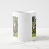 Prozewalskis Pferd- und Fohlenwandern Jumbo-Tasse (Vorderseite)