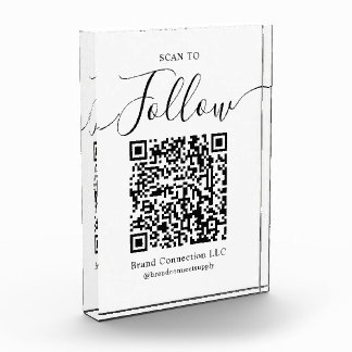 Prüfen Sie den QR-Code-Firmennamen. Fotoblock