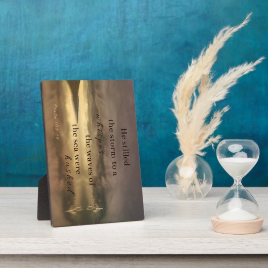 Psalm 107:29 Er stillte den Sturm zu einem Flüster Fotoplatte (Seite)