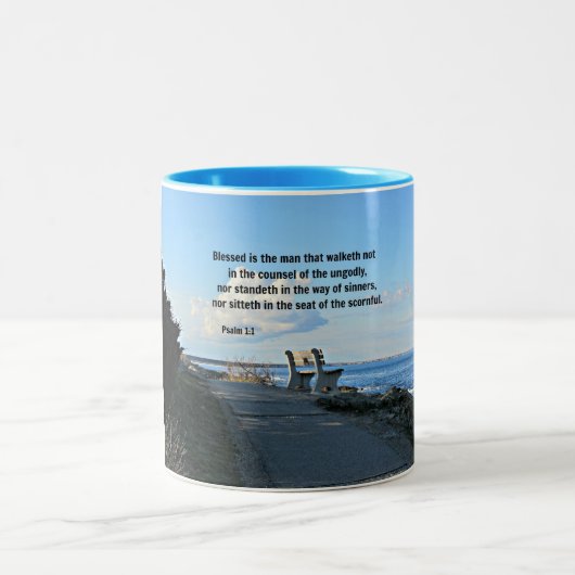 Psalm 1:1 Gesegnet ist der Mann, der nicht geht .. Zweifarbige Tasse (Mittel)