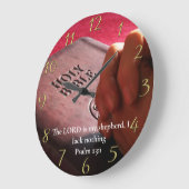 Psalm 23:1 Heilige Bibel mit Händen Große Wanduhr (Winkel)