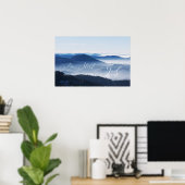 Psalm 46 10, immer noch misty Berg Clear Sky Poster (Heimbüro)