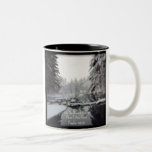 Psalm-46:10 - Winter-Szene Zweifarbige Tasse