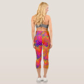 Psychedelic Funky Hippie Boho Neon Rainbow Fraktal Capri Leggings (Rückseite)