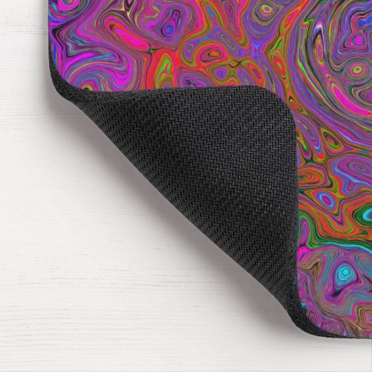 Psychedelic Groovy Magenta Retro Liquid Swirl Mousepad (Ecke)