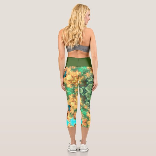 Psychedelic Mandala Blume Grün und Gelb Capri Leggings (Rückseite)