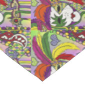 Psychedelic Mardi Gras Feather Mask Tischdecke (Schrägansicht)