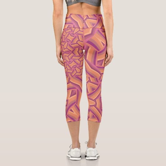 Psychedelic Starburst Pattern – Groovy Pink & Oran Capri Leggings (Rückseite)