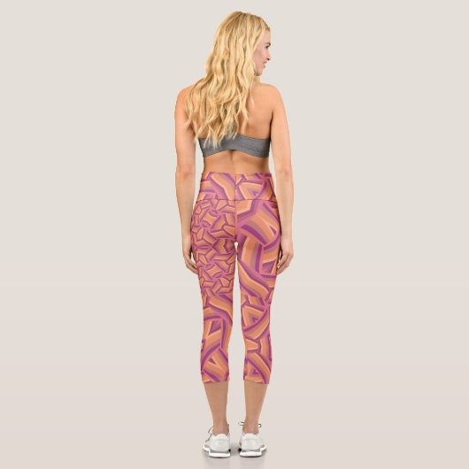 Psychedelic Starburst Pattern – Groovy Pink & Oran Capri Leggings (Rückseite)