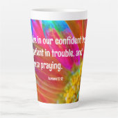 Psychedelisch Daisy Romans 12:12 Latte Tasse (Vorderseite)