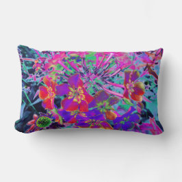 Psychedelisch farbige Rot- und Lila-Blumen Lendenkissen