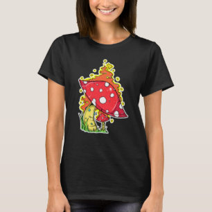 Psychedelisch flammendes Mushroom Illustration Art T-Shirt