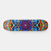 Psychedelisch Kaleidoskop Blau Rot und Grün Skateboard (Horizontal)