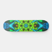 Psychedelisch Kaleidoskop Grün Blau und Orange Skateboard (Horizontal)