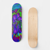 Psychedelisch Lila und Limettengrüne Lily-Blume Skateboard (Vorderseite)