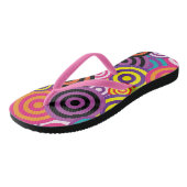 Psychedelisch Retro 60er Spirals Circles Design Badesandalen (Schrägansicht)