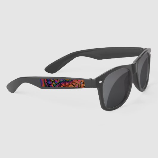 Psychedelische Blasen schlüpfen an Schuhen (Rechts)