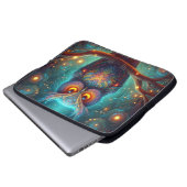 Psychedelische Eule in einem Kosmischen Wald Laptopschutzhülle (Vorne Knopf)
