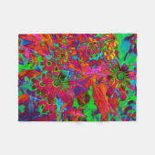Psychedelische Groovy Rot und Grüne Wildblumen Fleecedecke (Vorderseite (Horizontal))