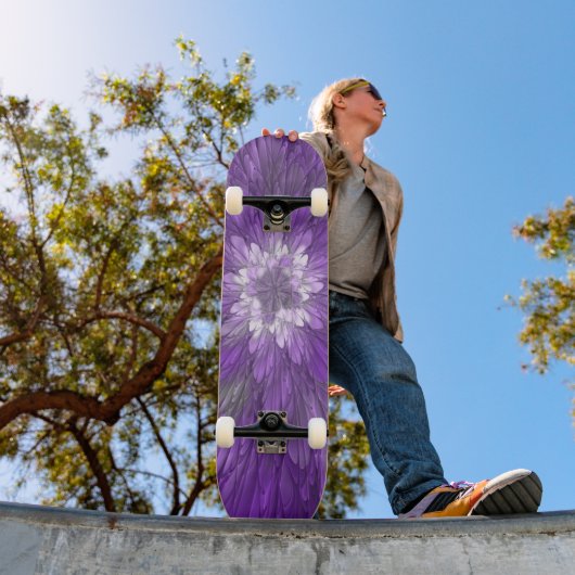 Psychedelische Lila Blume Abstraktes Fraktal Kunst Skateboard (Außenbereich 1)