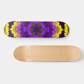 Psychedelische Mandala-Blume Gelb und Lila Skateboard (Horizontal)