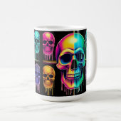 Psychedelische Neon Skulls: Eine lebendige digital Kaffeetasse (VorderseiteRechts)