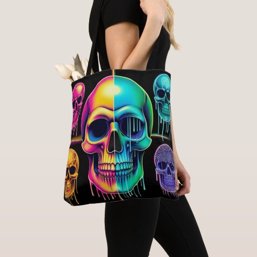 Psychedelische Neon Skulls: Eine lebendige digital Tasche (Von Nahem)