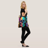 Psychedelische Neon Skulls: Eine lebendige digital Tasche (Am Model)