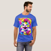Psychedelische Regenbogenkatze in einem blühenden T-Shirt (Vorne ganz)