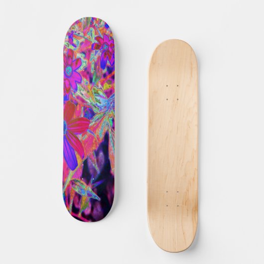 Psychedelische Retro-Crimson- und Magenta-Wildblum Skateboard (Vorderseite)