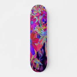 Psychedelische Retro-Crimson- und Magenta-Wildblum Skateboard