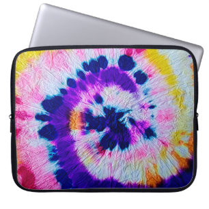 Psychedelische Spirale. Mehrfarbige Stoff-Tie-Dye. Laptopschutzhülle