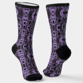 Psychedelische violette Linien auf Schwarz  Socken (Gewinkelt)