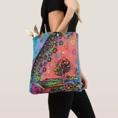 Psychedelischer Regenbogenwald und Sterne Tote Bag Tasche (Von Nahem)