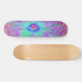 Psychedelischer Retro Rainbow Blue Hibiskus Skateboard (Horizontal)