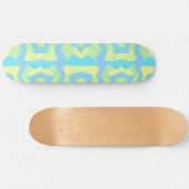 Psychedelisches afrikanisches Patchwork: Green Blu Skateboard (Horizontal)
