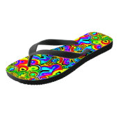 Psychedelisches Rainbow-Fraktal Sandals Badesandalen (Schrägansicht)