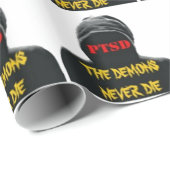 PTSD: DIE DEMONE DIE NIE GESCHENKPAPIER (Rolleneckpunkt)
