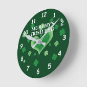 Pub-Uhr mit individuelle Name und Klee Runde Wanduhr (Winkel)