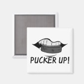 Pucker Up Hockey Magnet (Vorderseite/Rückseite)